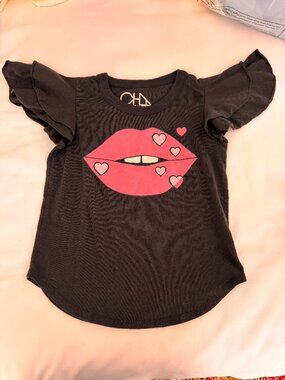 Chaser Brand kids Lips with hearts size 7 tee